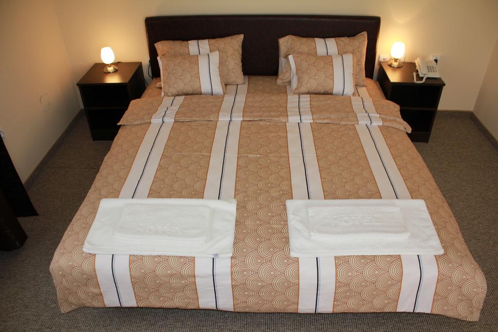 Hotel Feniks Požarevac Cameră foto